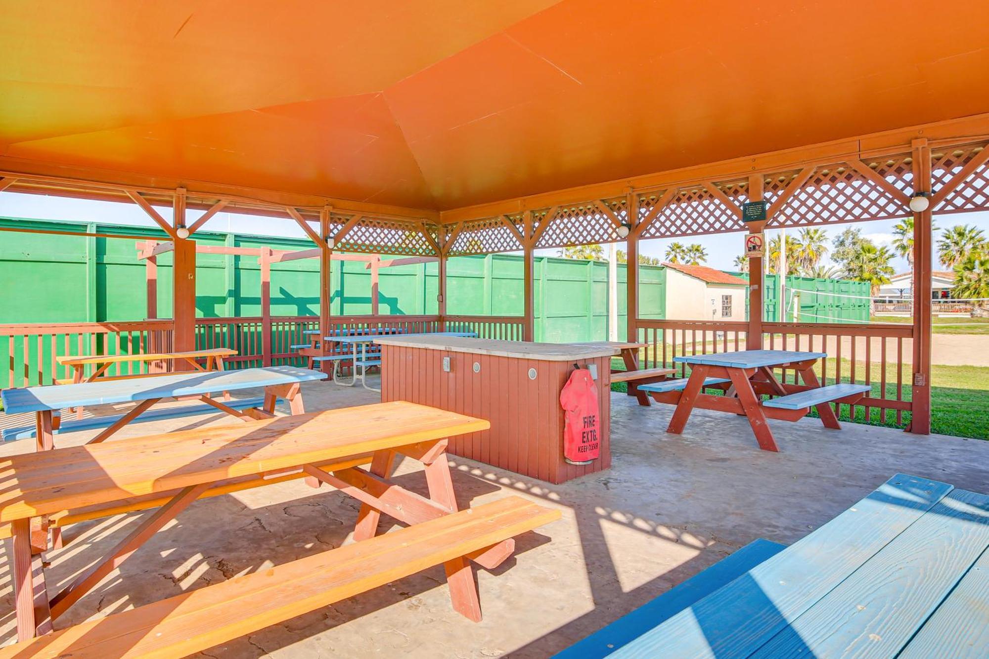 Cozy Waterfront Port Isabel Cottage With Deck! Eksteriør bilde
